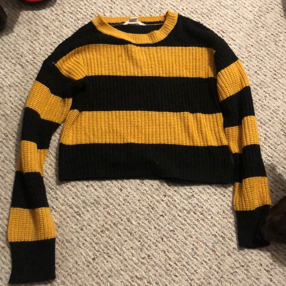 Yellow ans black knitted crop sweater! - Picture 1 of 2